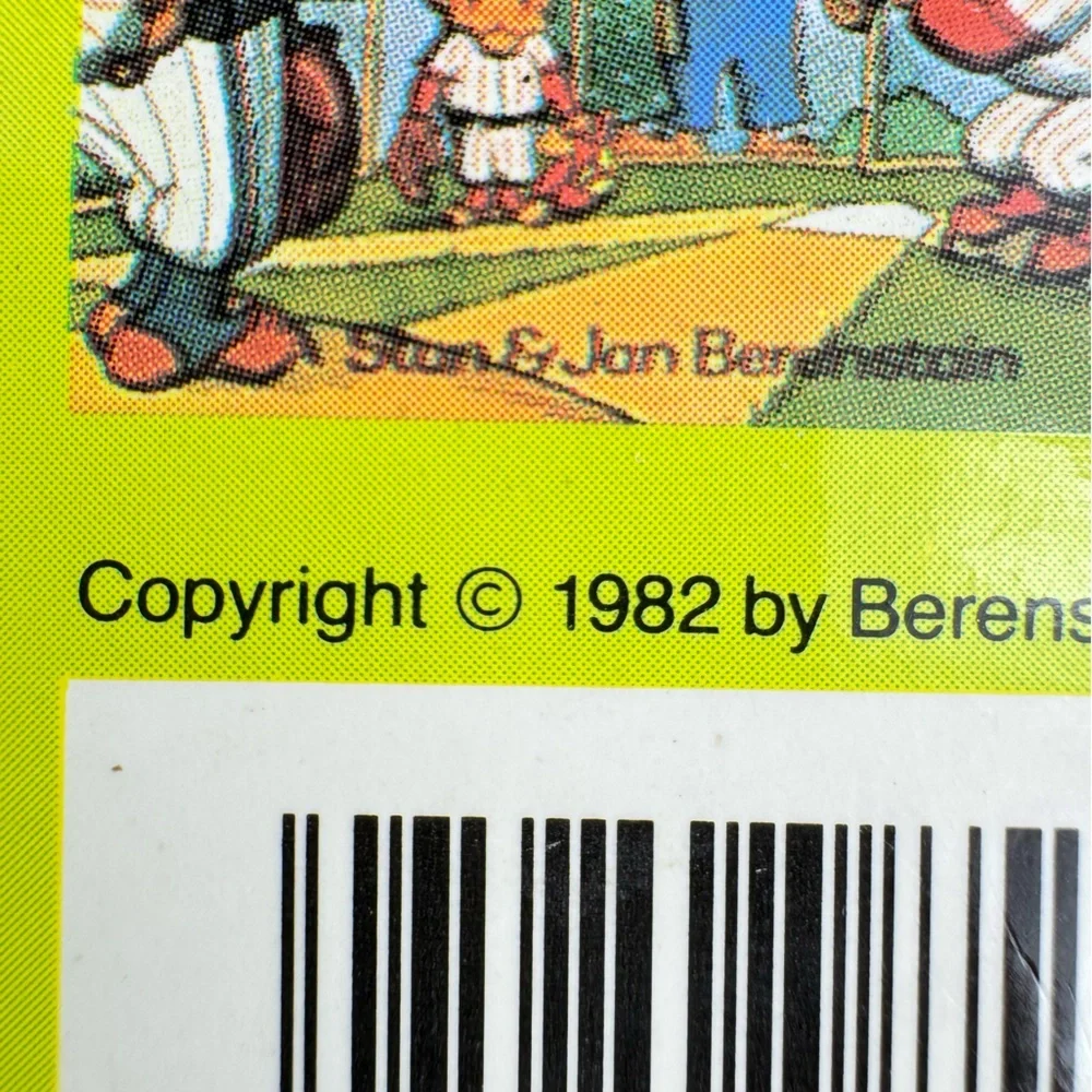 Vintage set of 7 Berenstain Bears Book lot from the 80’s-90’s - Picture 11 of 15